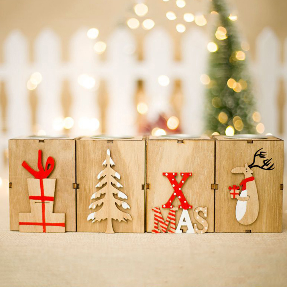 Weihnachtsset – Set Aus Kleinen Dekorativen Kerzenständern Aus Holz Mit Rentiermotiv Für Die Weihnachtszeit, Festliche Tischdekoration