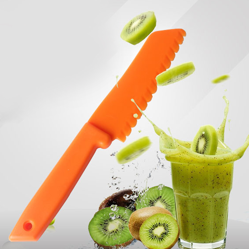 Set Mit Farbenfrohem Kinderküchenzubehör, Obstmesser Aus Kunststoff, Modell Wie Abgebildet, Beutel Mit Verschiedenen Teilen