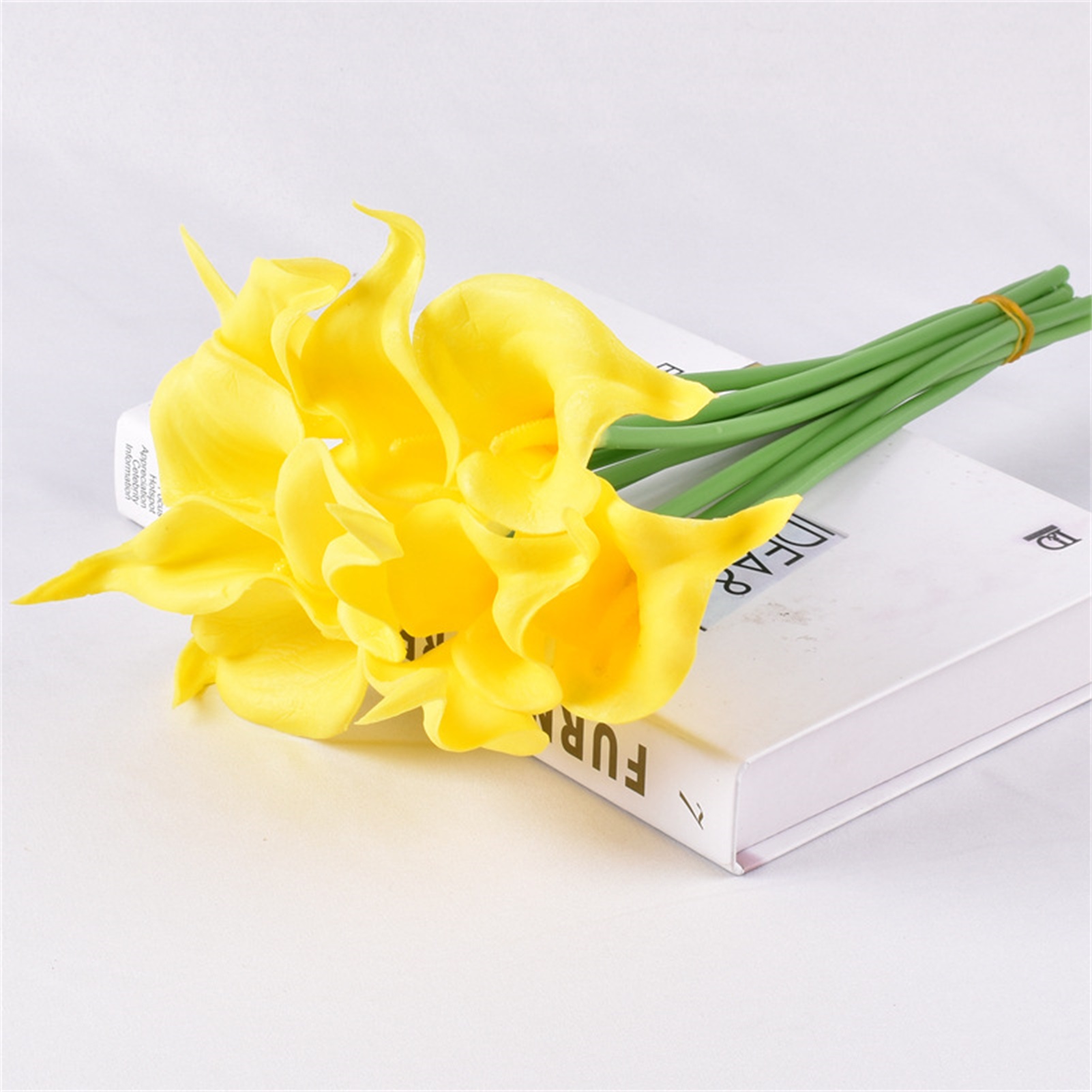 Mini-künstliche Gelbe Calla-lilien Aus Pu, Heimdekoration, Foto-requisite, Großhandelsmenge Für Lieferanten