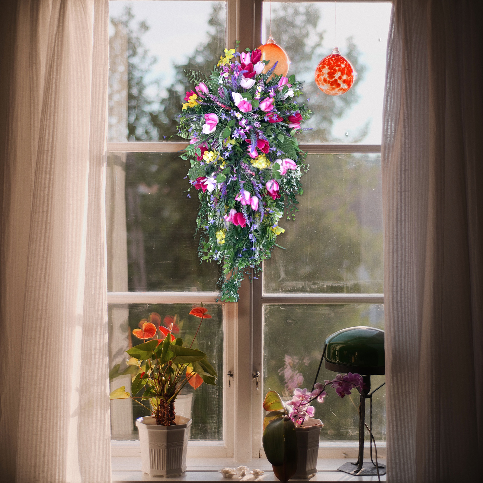 Lila Frühlingskranz Aus Tulpen, Hyazinthen, Flieder Und Hortensien, Klein, Mehrfarbig Für Frühling Und Sommer