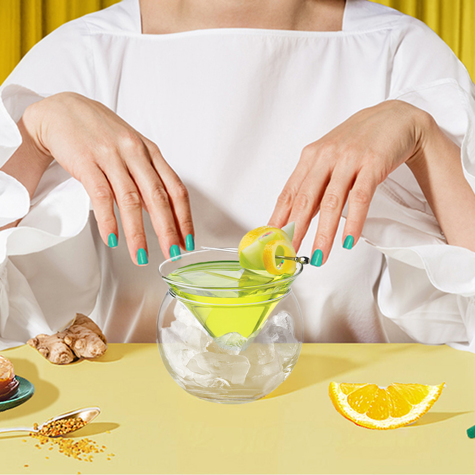 Set Aus 2 Runden Martini-cocktailgläsern, 260 Ml, Für Ihre Partys.