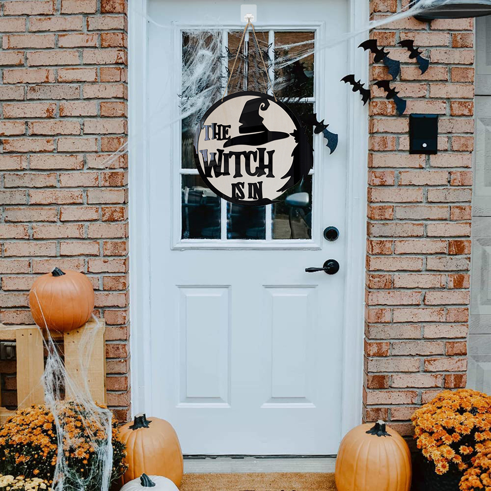 Halloween-türdekoration: Hexe Aus Holz Zum Aufhängen An Der Haustür, Ideal Für Eine Halloween-party Zu Hause Oder Im Freien.
