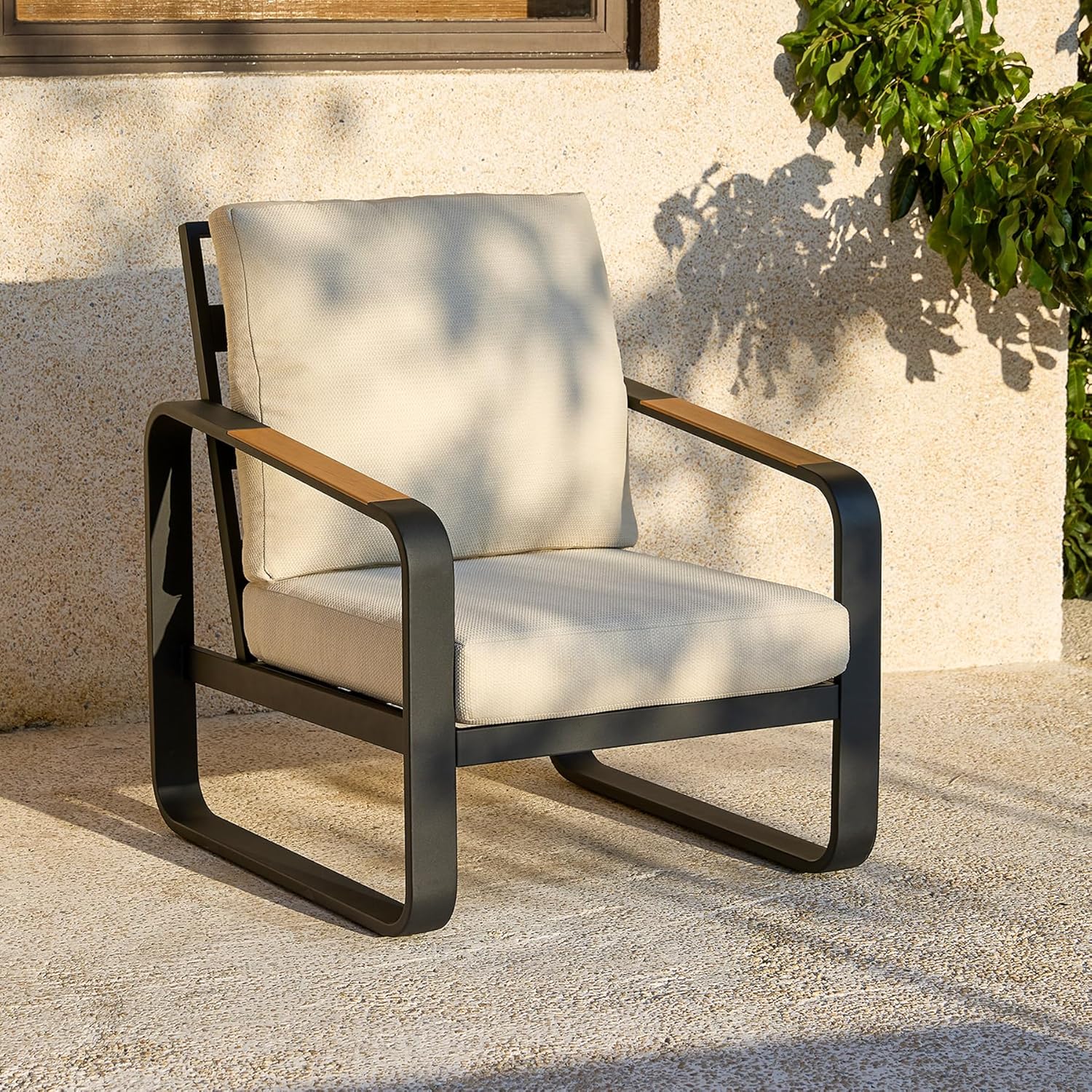 Tribesigns Gartensofa Für Den Außenbereich Mit Kissen, Balkonstühle Schwarzem Aluminiumgestell, Gartenstühle Gartensessel Mit Armlehnen Aus Holz, 77 Cm X 80 Cm X 92 Cm, Beige