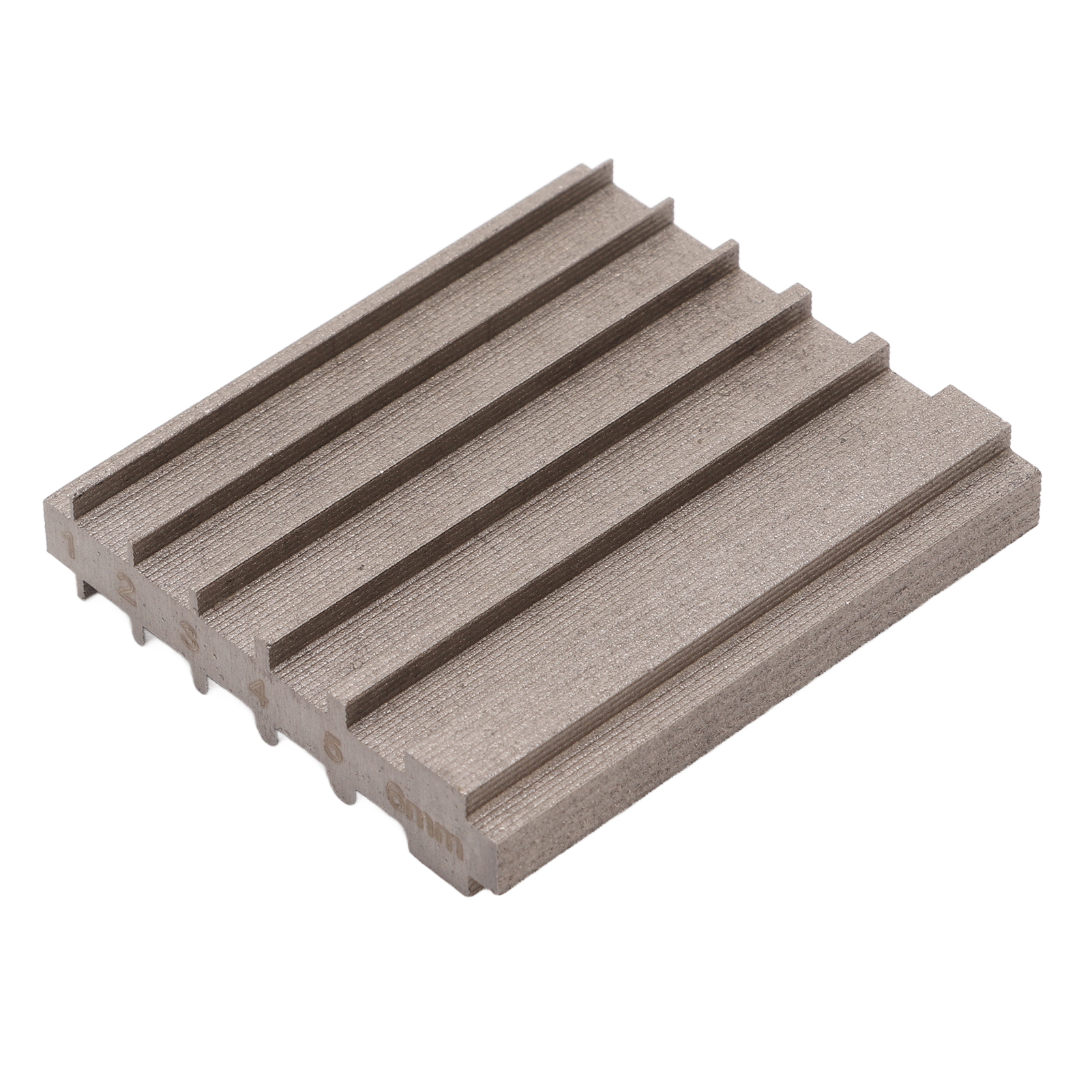 Robustes Und Praktisches Stahlschärfwerkzeug Zur Reparatur Von 6 Mm Breiten Schaufelblättern. Grauer, Quadratischer Schärfer.