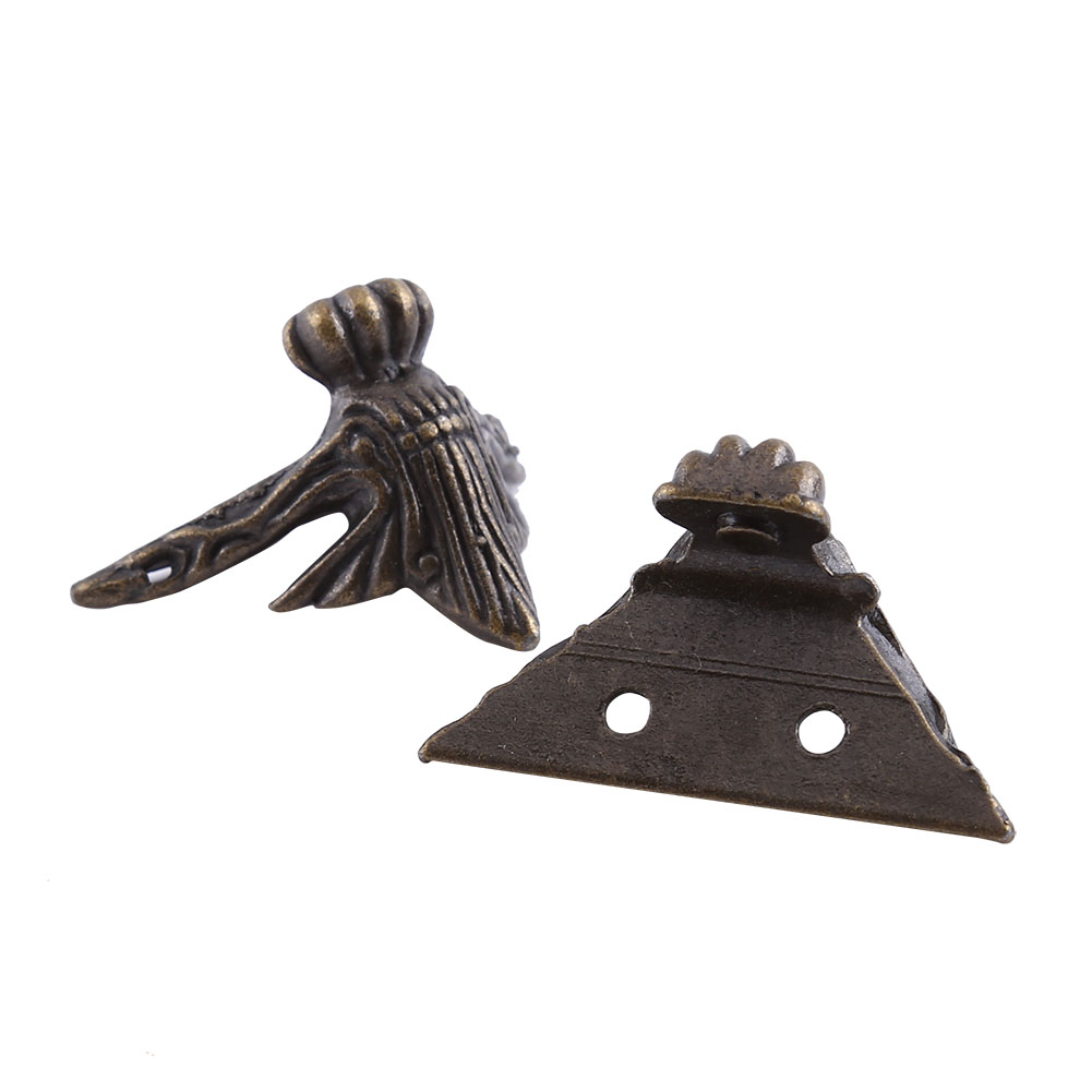 Set Aus 4 Antiken Eckenschützern Für Möbelbeine Aus Messing, Für Schmuckkästchen Oder Holzkästchen.