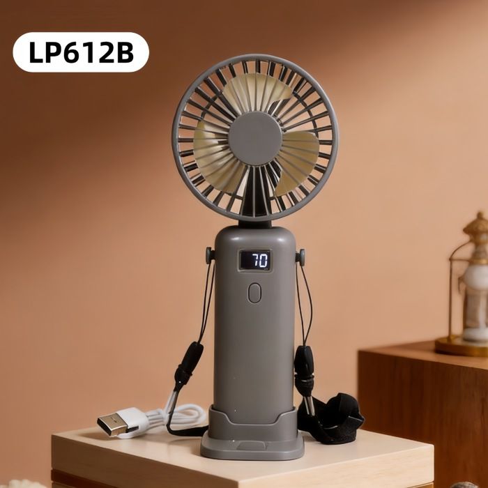 Dieser Graue, Tragbare, Wiederaufladbare Ventilator Verfügt Über Ein Led-display, Eine Integrierte Handyhalterung Und Fünf Geschwindigkeitsstufen Und Eignet Sich Daher Sowohl Für Den Einsatz Im Büro A