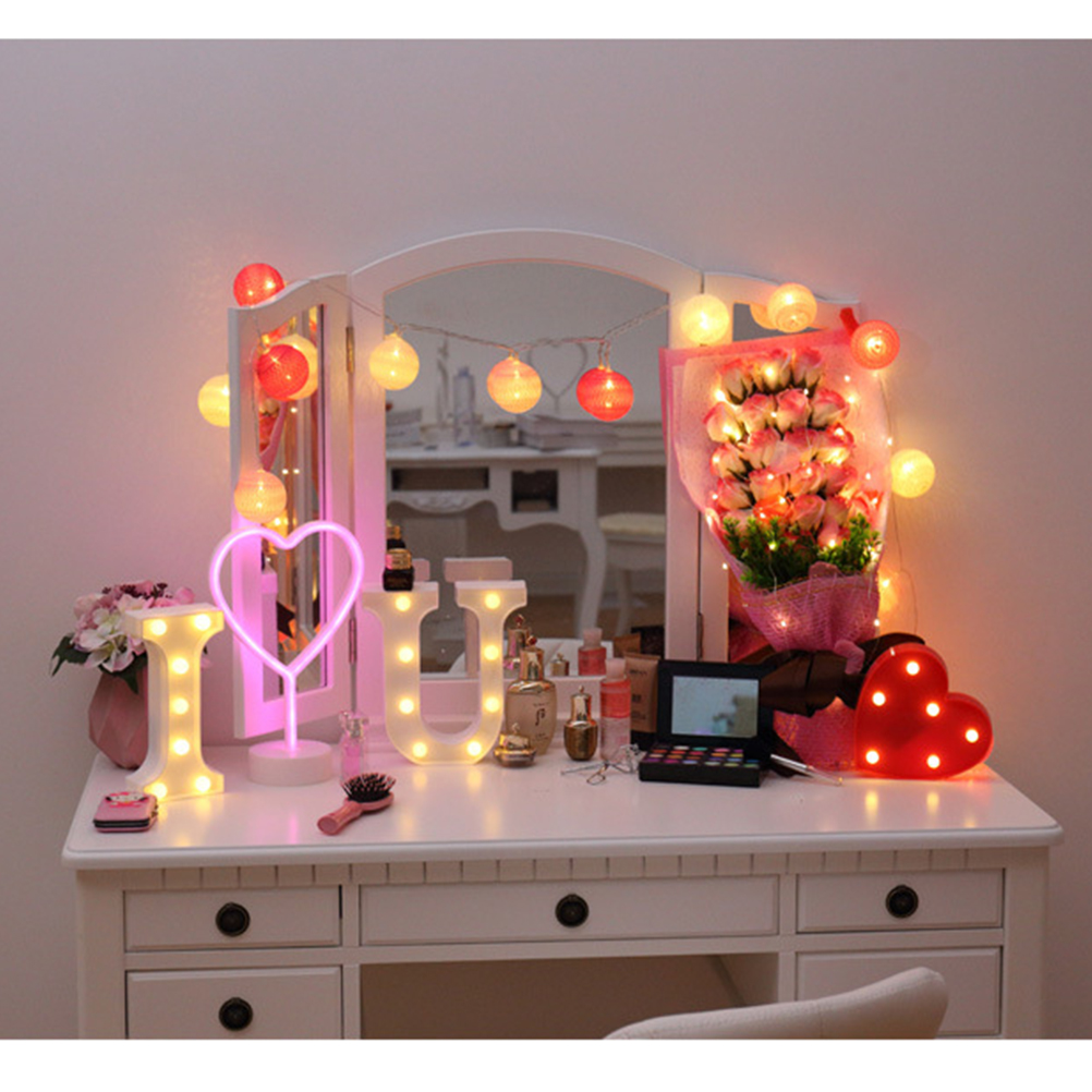 26-teiliges Set Aus Led-leuchtbuchstaben Und -zahlen, Darunter Das Kaufmännische Und-zeichen (&) Und Ein Herz, Perfekt Zum Dekorieren Von Hochzeiten, Partys, Wohnungen, Bars Und Abendveranstaltungen.