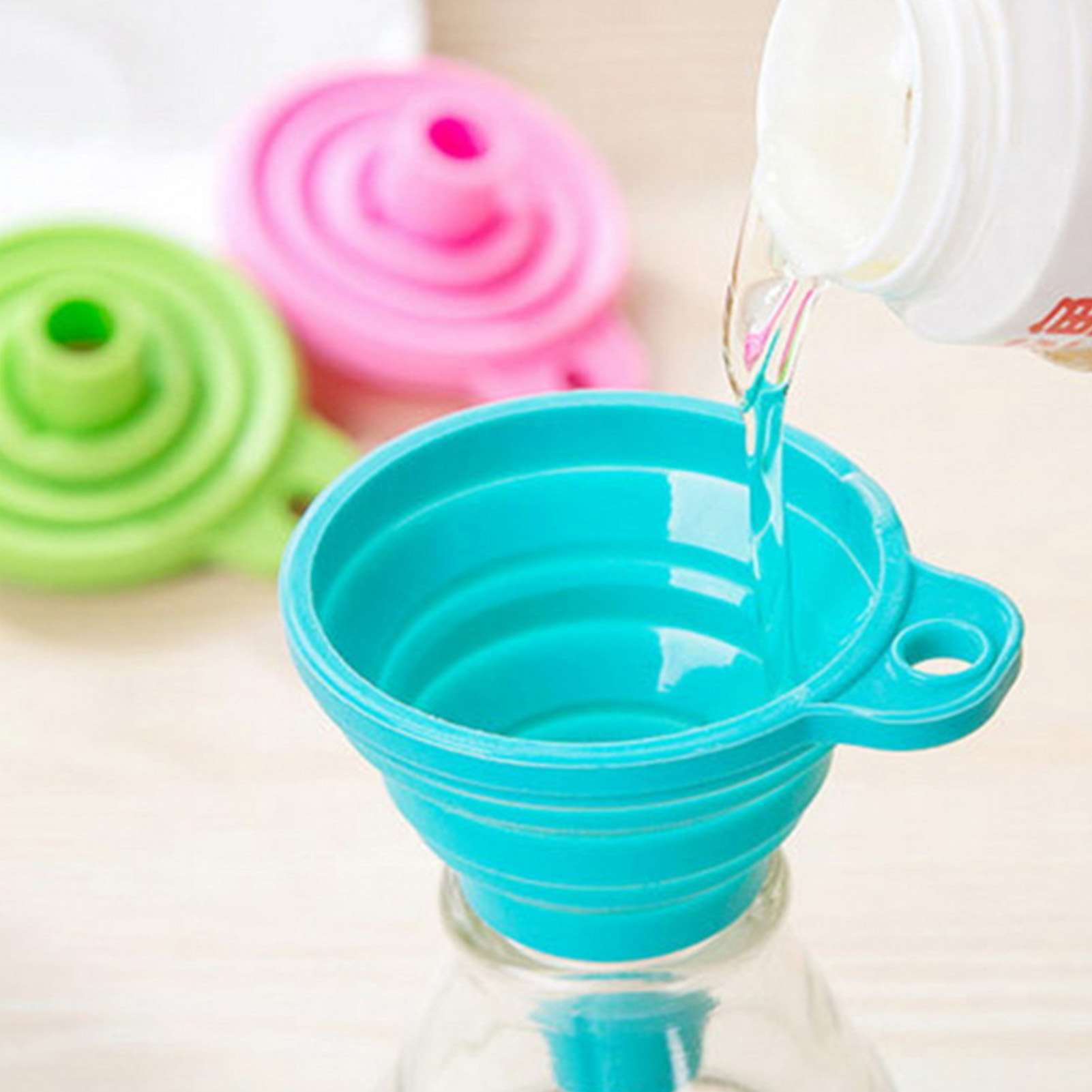 Küchen-silikontrichter, Lebensmittelecht, Faltbar, Zum Umfüllen Von Flüssigkeiten Aus Wasserflaschen, Farbe Zufällig
