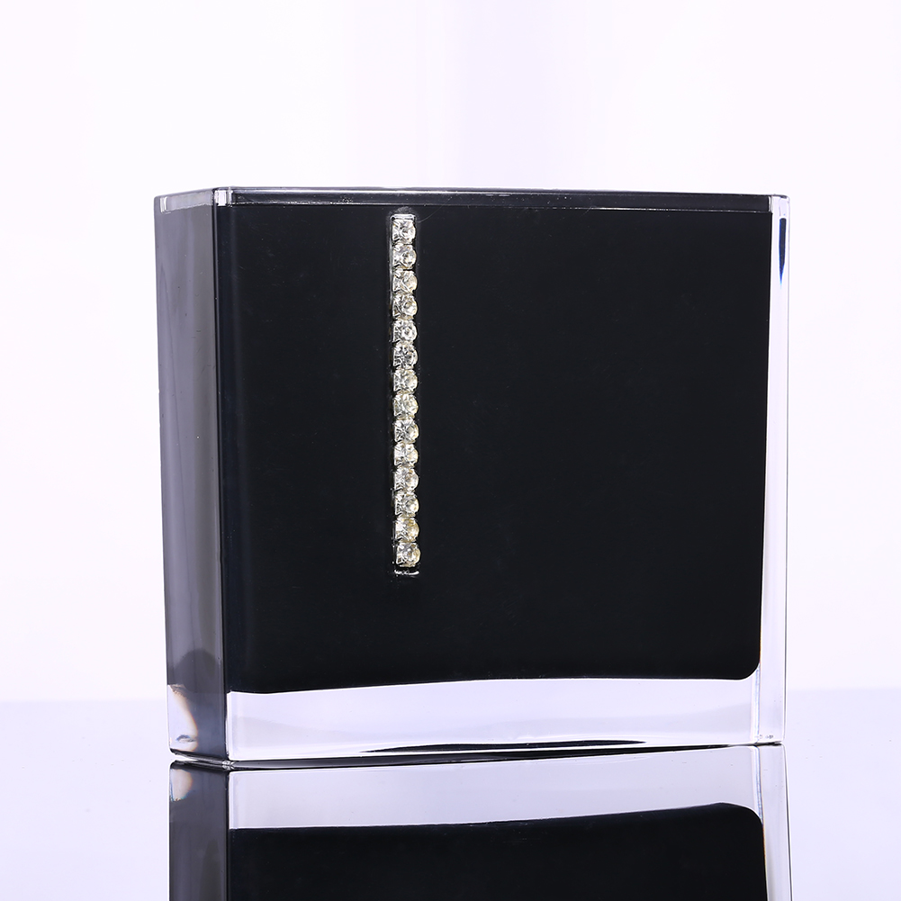 Set Mit 5 Acryl-badezimmeraccessoires: Becher, Zahnbürstenhalter, Seifenspender, Seifenschale