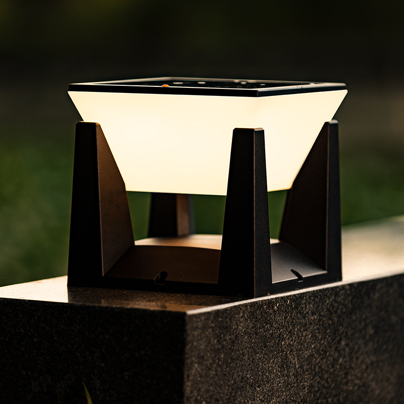 Solarbetriebene Straßenlaterne Für Den Außenbereich, Dämmerungssensor, Ip65 Wasserdichte Solarlampe, Zur Gartendekoration, Bis Zu 12 Stunden Leuchtdauer (15 X 15 X 14,5 Cm)