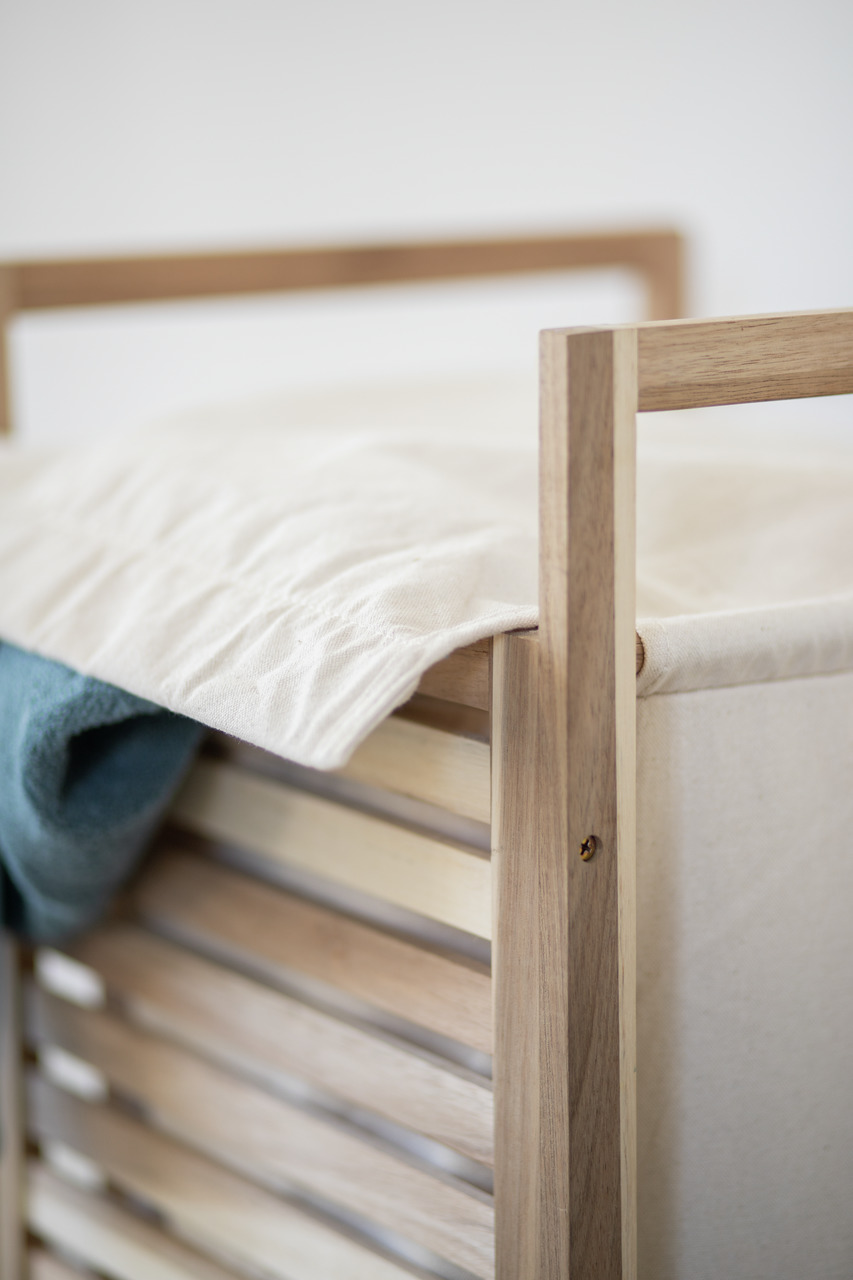 Wenko Wäschesammler Acina, Wäschekorb, Fsc® Zertifiziert, Braun, Holz Natur, Baumwolle Creme, Polyester Creme