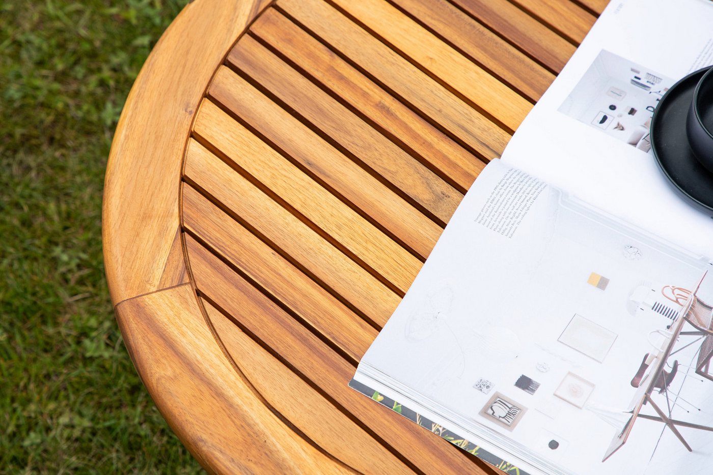Luxusbetten24 Gartentisch Hewa, aus Teakholz in geriffelter Optik Bild 5