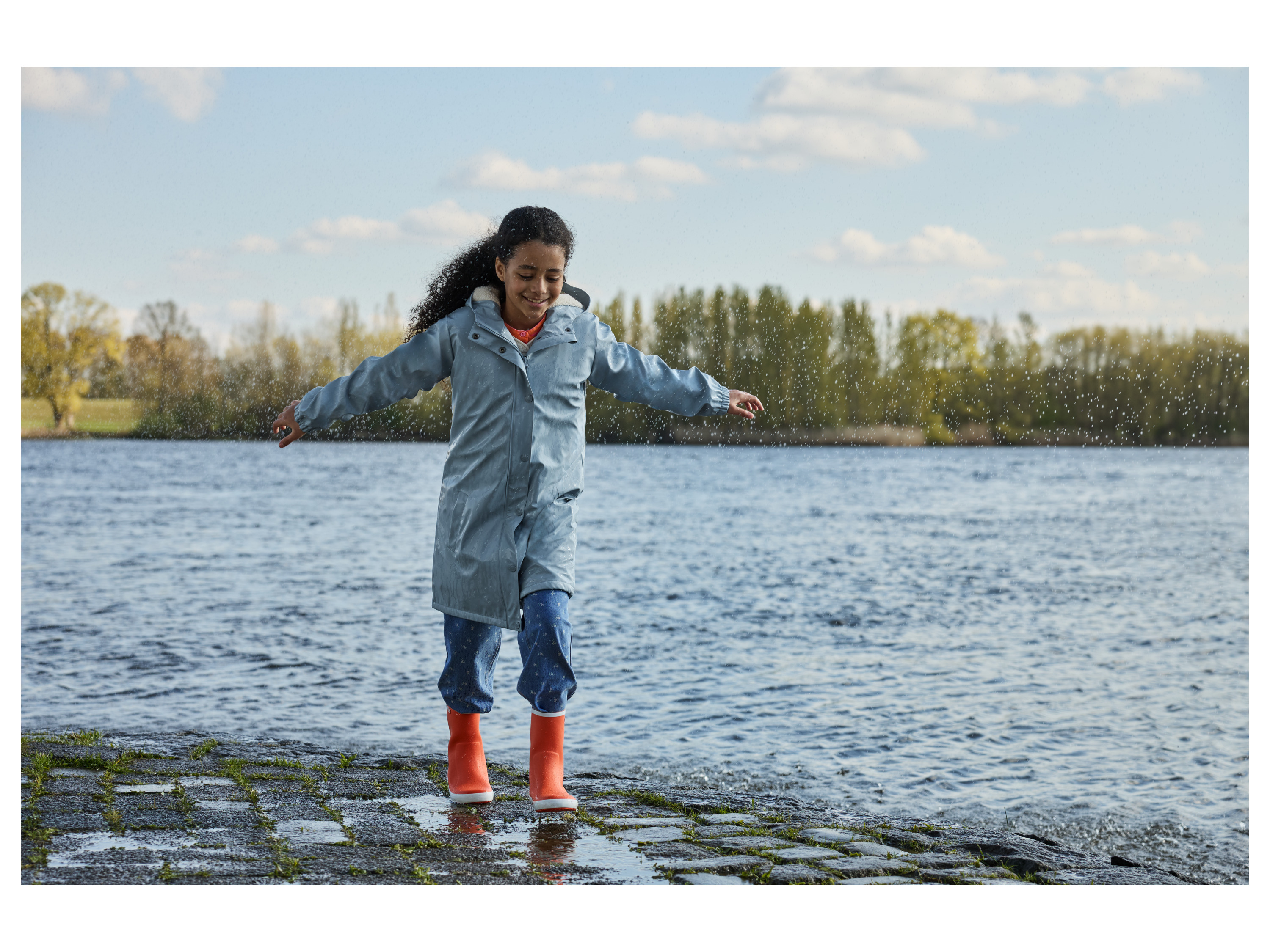 CRIVIT Kinder Thermo-Regenjacke, mit Teddyfutter (Blau, 134/140) Bild 4