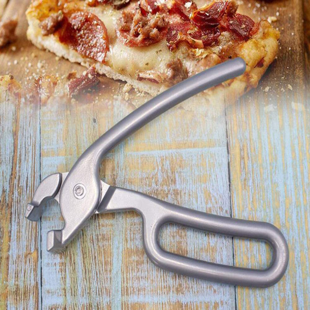 Robuste, Kratzfeste Pizzazange Aus Aluminiumguss Hebt Heiße Speisen In Mikrowelle Und Backofen An.
