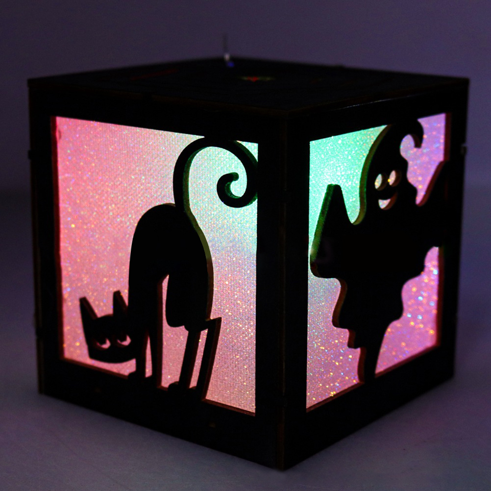 Halloween-laterne Aus Holz, Kürbisgeist Und Hexe – Lichtdekoration Für Die Hausparty