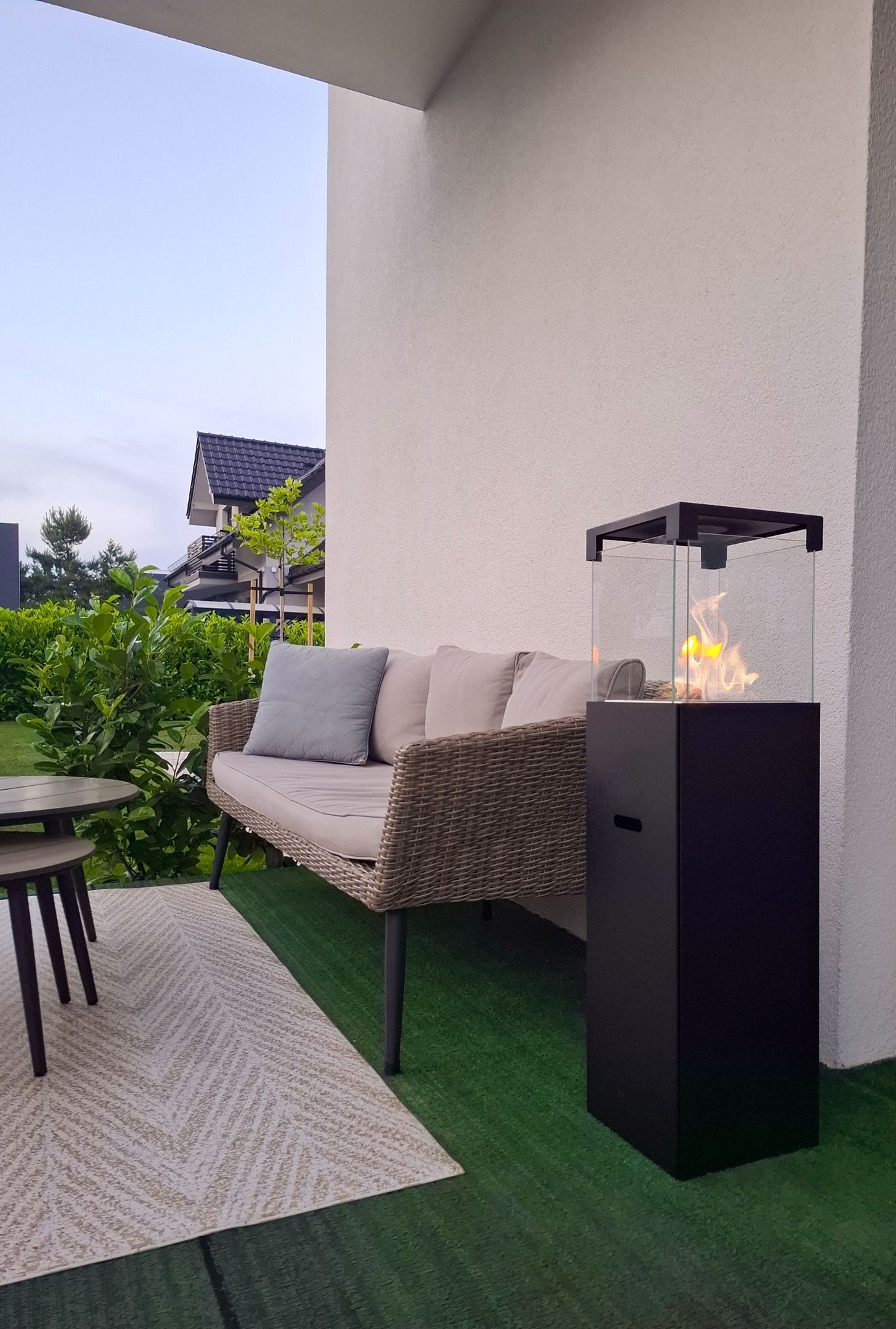 Bioethanol Standkamin Patio Bestia Mit Sicherheitsglas, Edelstahlbrenner 3 L, Schwarz Matt