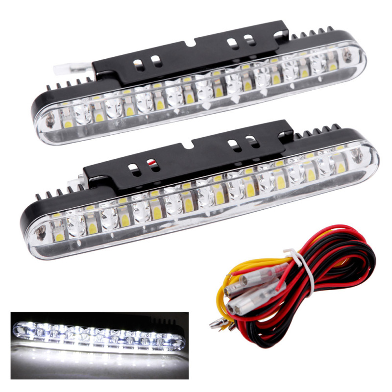 Set Aus 2 Led-tagfahrlichtern (drl) Für Autos Mit Integrierten Blinkern.