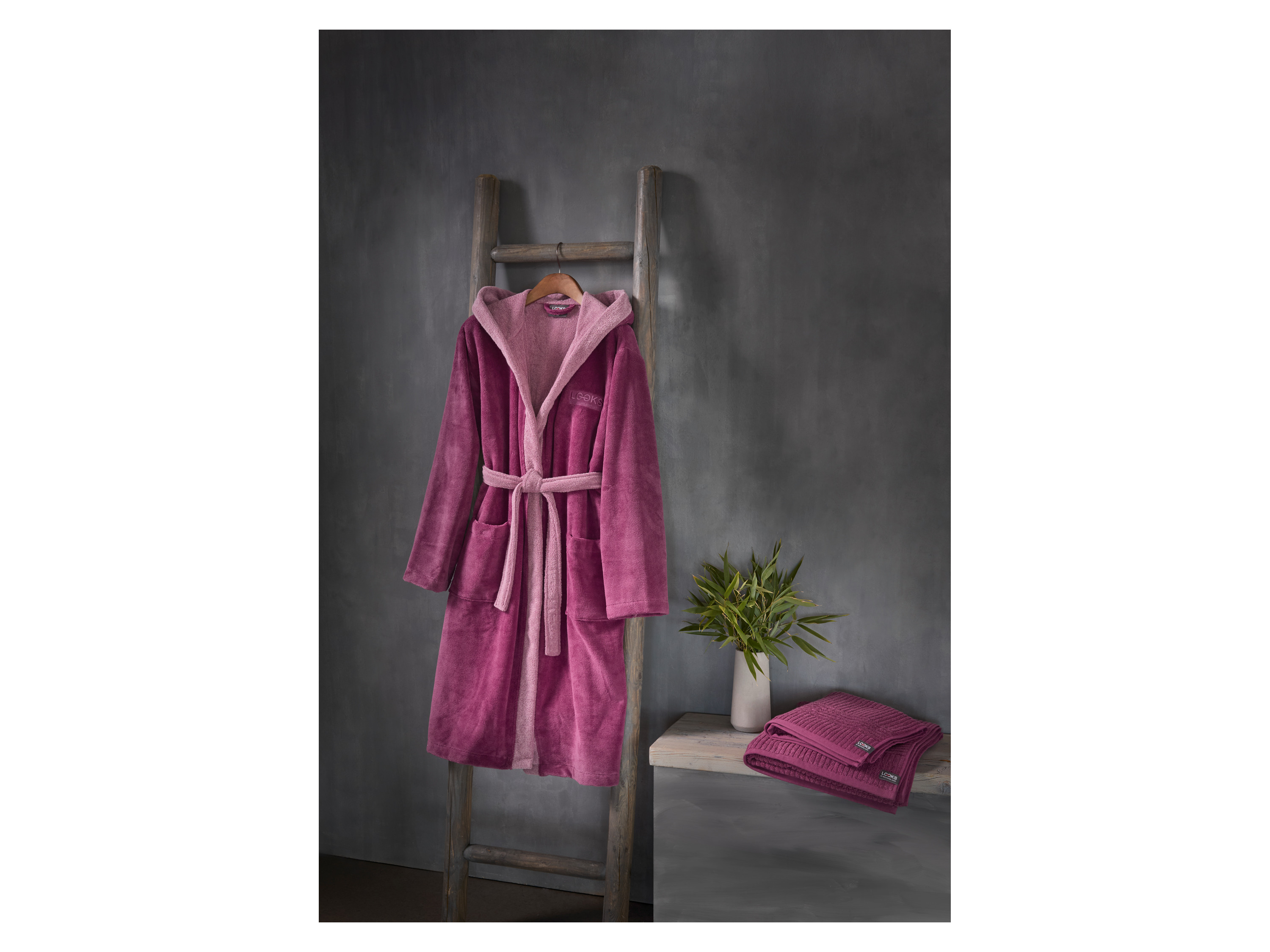 LOOKS BY WOLFGANG JOOP Damen/Herren Bademantel (Beere, M)