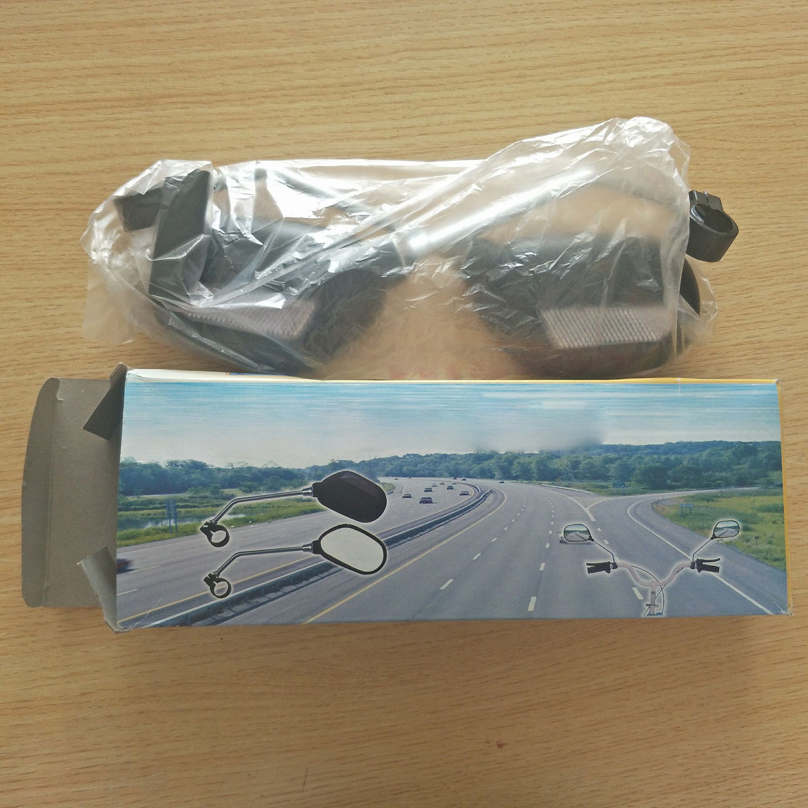 Set Mit 2 Pmma-lenkerspiegeln Für Fahrräder, Geeignet Für Rennräder Und Mountainbikes.