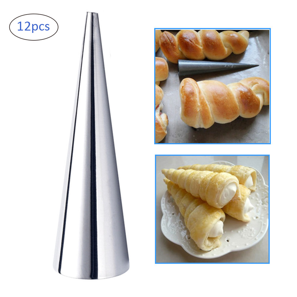 12 Gebäckformen Aus Edelstahl In Kegel- Und Spiralform.