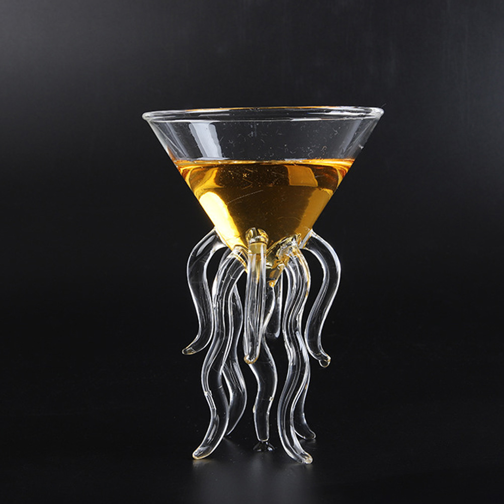 Transparentes Cocktailglas In Form Eines Oktopus Und Einer Qualle