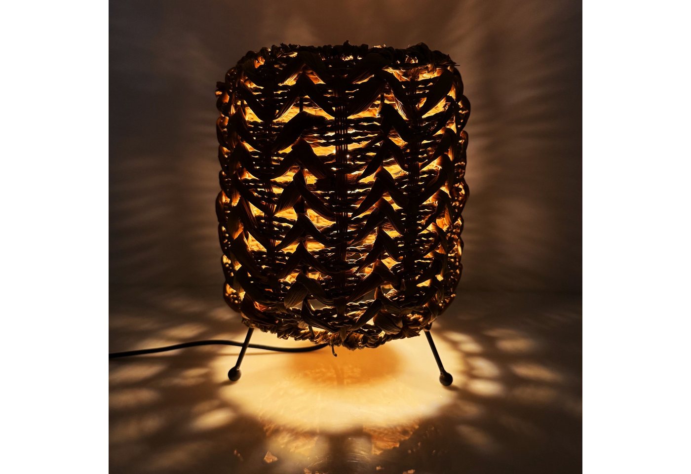 Online-Fuchs Nachttischlampe - Dekoleuchte aus Wasserhyazinthe - Schlafzimmer, Wohnzimmer, E-27 Fassung, angenehm warmes Licht, dekorative Tischlampe für eine stimmungsvolle Beleuchtung Bild 3