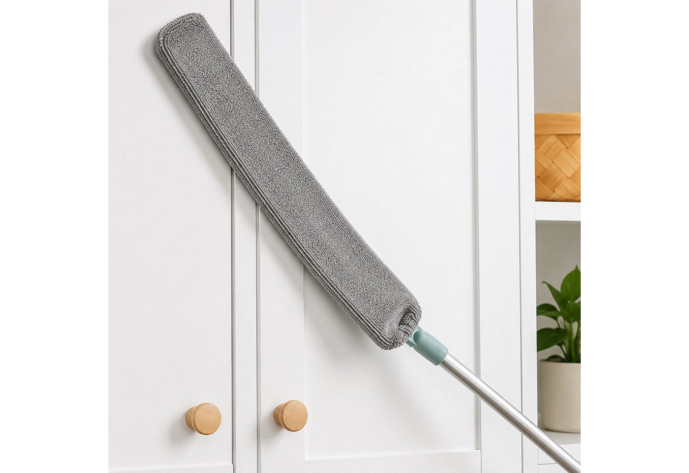 Jungengel Staubbesen Staubwedel Möbelwischer Mikrofaser Teleskopstiel Flachwischer (Set, 1 Staubwischer mit Teleskopstiel und 2 Mikrofaserbezügen), Ausziehbarer Teleskopstiel 110–155 cm, 2 waschbarer Mikrofaserbezüge