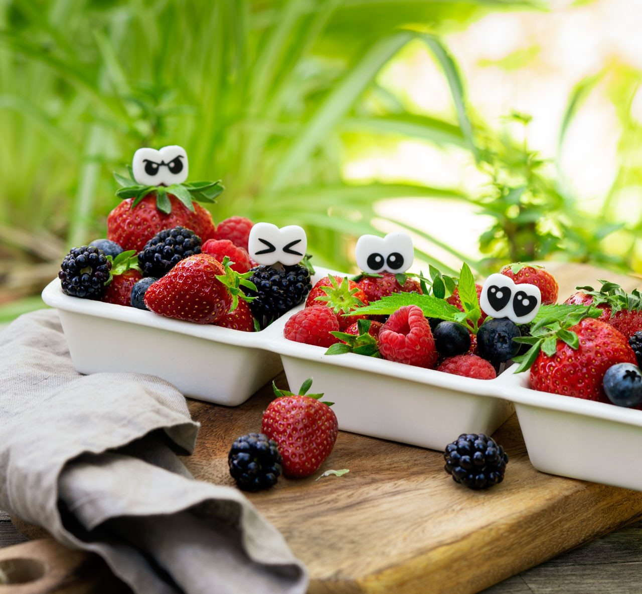 LEKKABOX Partyspieße Augen Bento Food Picks, 4er Set - Fingerfood Spieße Obst Piekser, Plastikfrei und extra klein – passen auch in die Brotdose Bild 2