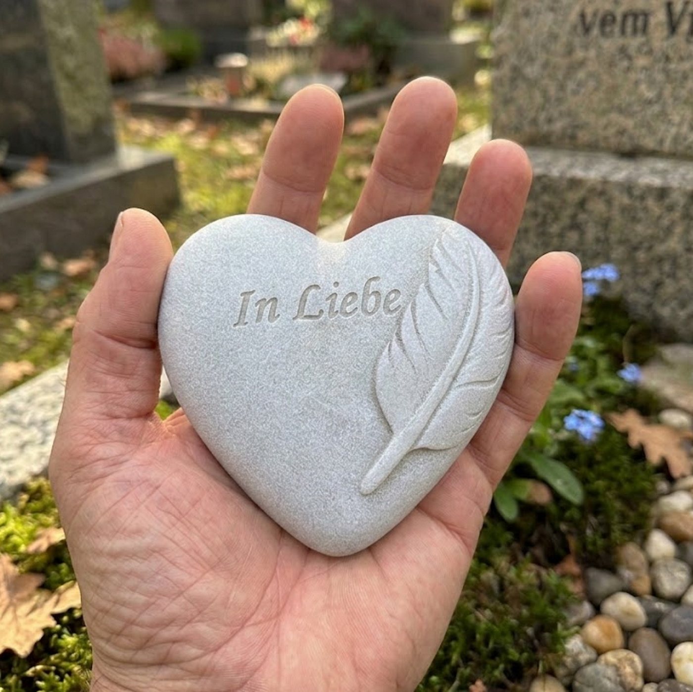 Radami Gartenfigur Grabherz Gedenkstein "In Liebe mit Feder " 9cm Bild 2