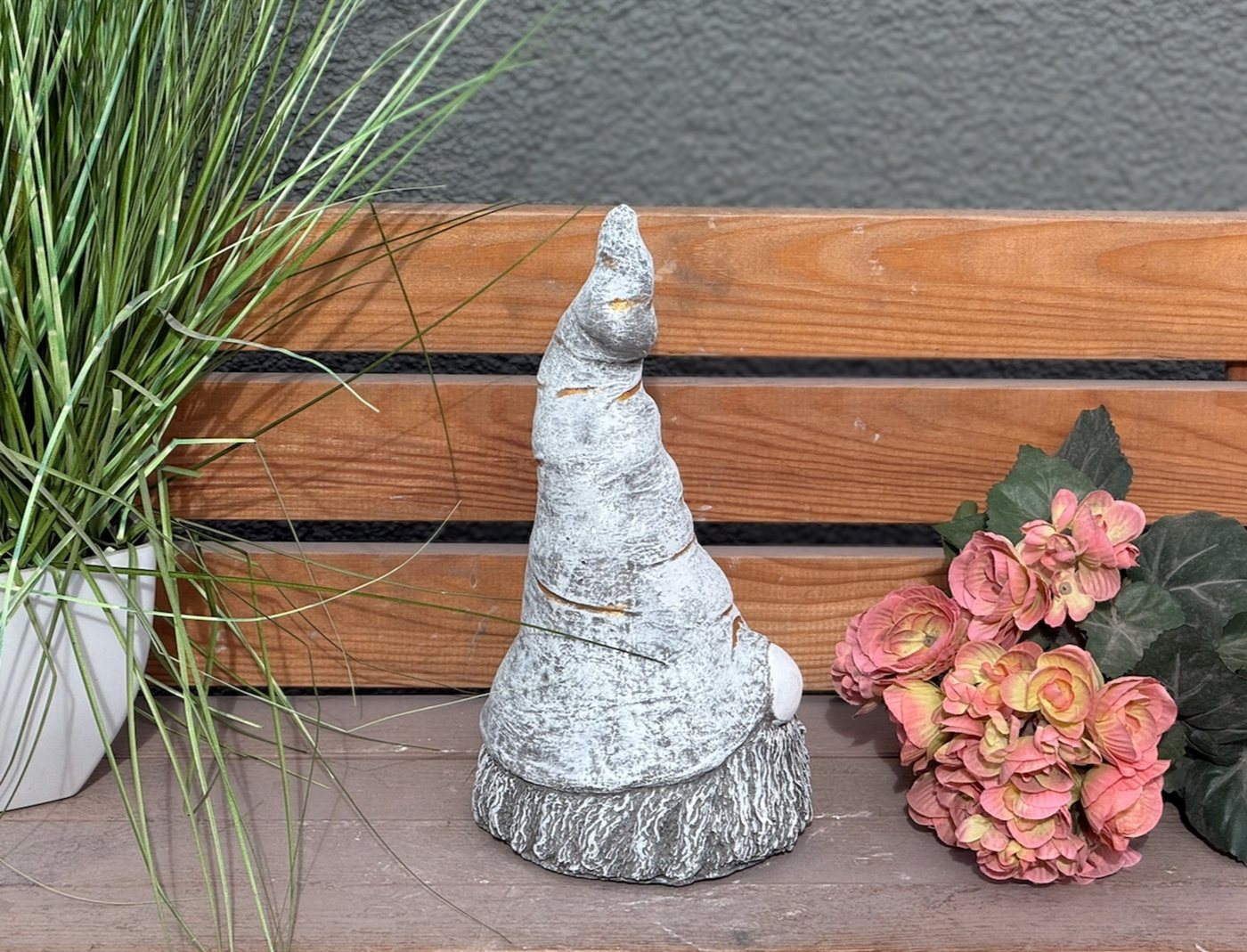 Stone and Style Gartenfigur Frostfeste Steinfigur Wichtel Willy