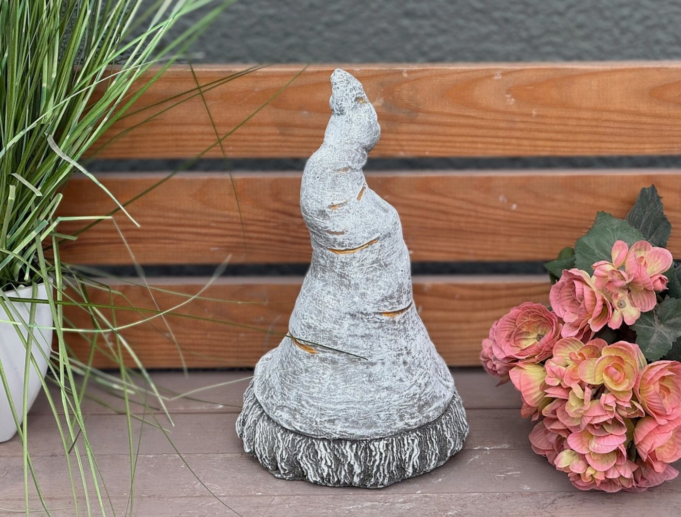 Stone and Style Gartenfigur Frostfeste Steinfigur Wichtel Willy Bild 2