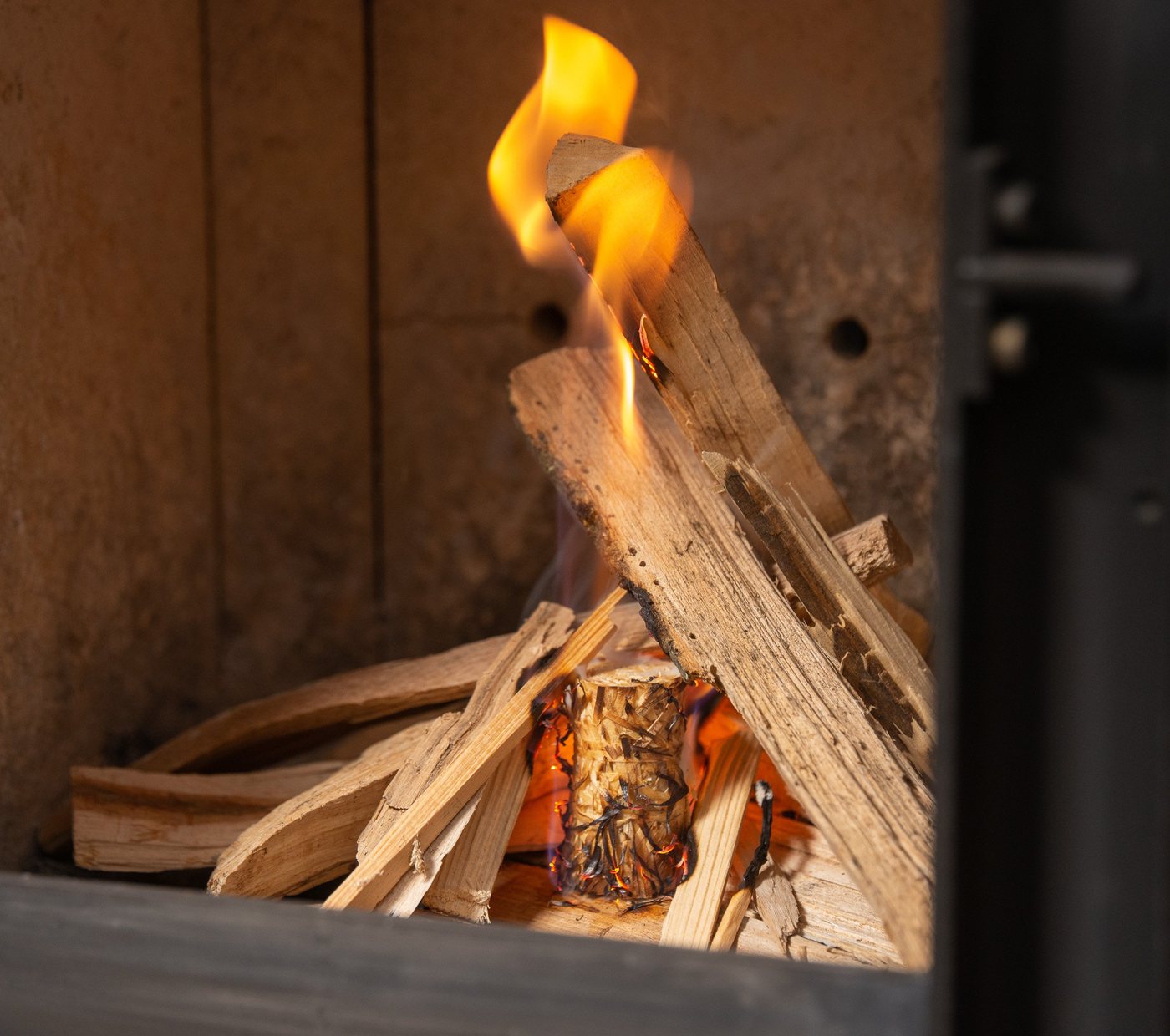 naturling Grillanzünder Holzwolle Anzünder gewachst, 5 kg, (400-St), natürliche Bio Anzündwolle für Kamin und Grill Bild 5