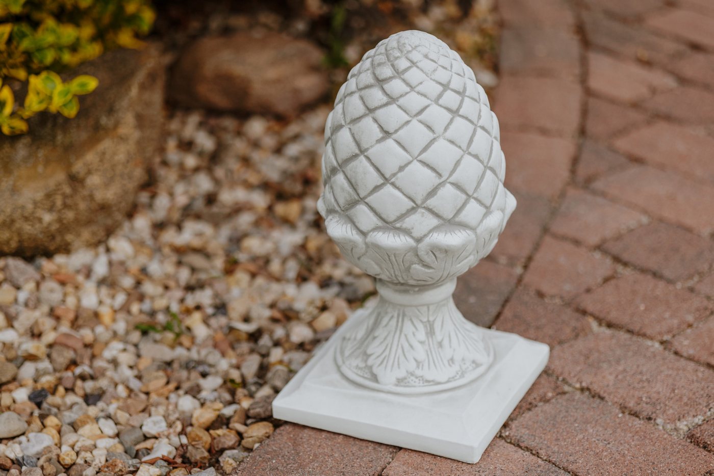 gartendekoparadies.de Gartenfigur Pinienzapfen Steinfigur Zirbelnuss, H. 43 cm, 24 kg, Frostsicher Bild 3