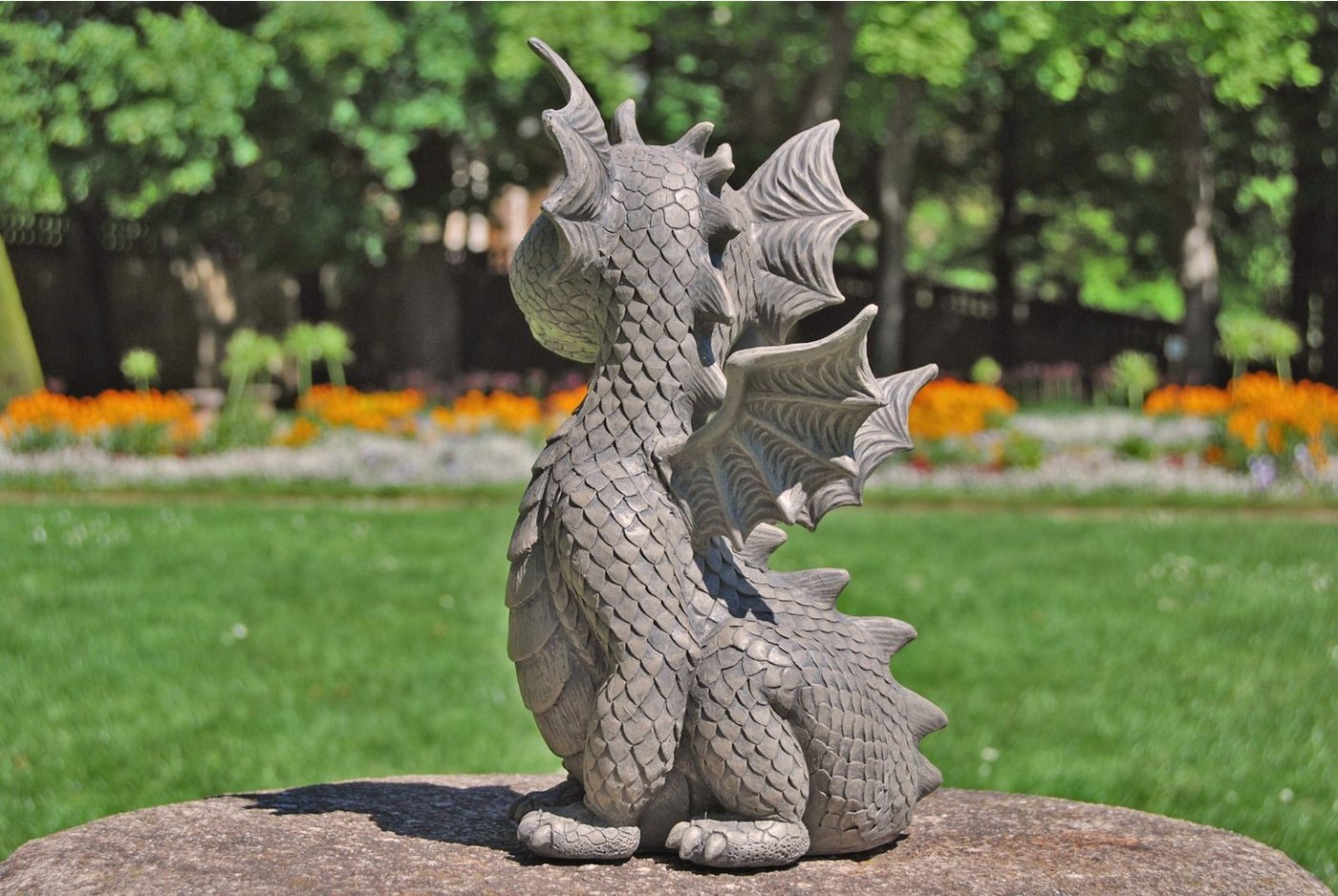 MystiCalls Gartenfigur Gartendrache - Modell süßer Fratz Bild 2