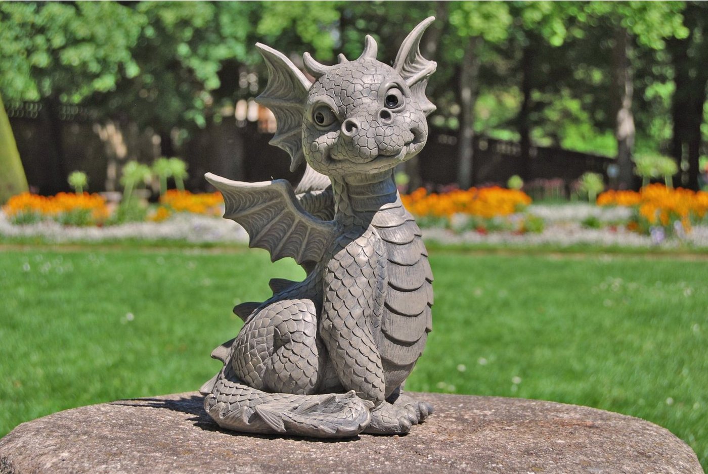 MystiCalls Gartenfigur Gartendrache - Modell süßer Fratz Bild 5