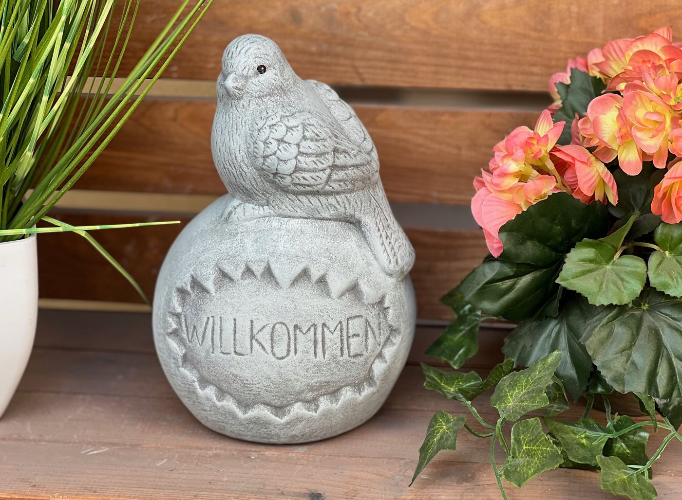 Stone and Style Gartenfigur Frostfeste Steinfigur Vogel auf Kugel Willkommen Bild 5