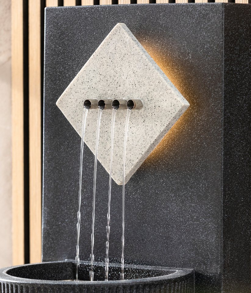 Dehner Gartenbrunnen Triton mit LED Beleuchtung, solarfähig, 96.5 x 36.5 x 33.5 cm, 36,5 cm Breite, wetterbeständiges Polyethylen für den Außenbereich Bild 3