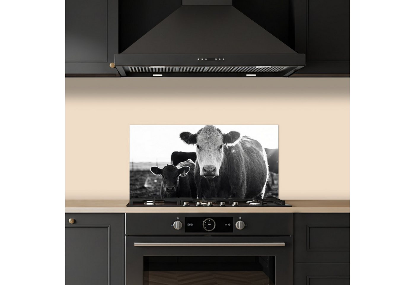 KitchenYeah Küchenrückwand selbstklebend (keine Folie) Kühe - Schwarz und weiß, (1-tlg), Küchenrückwand, Spritzschutz, Kitchen, 60x30 cm Bild 2