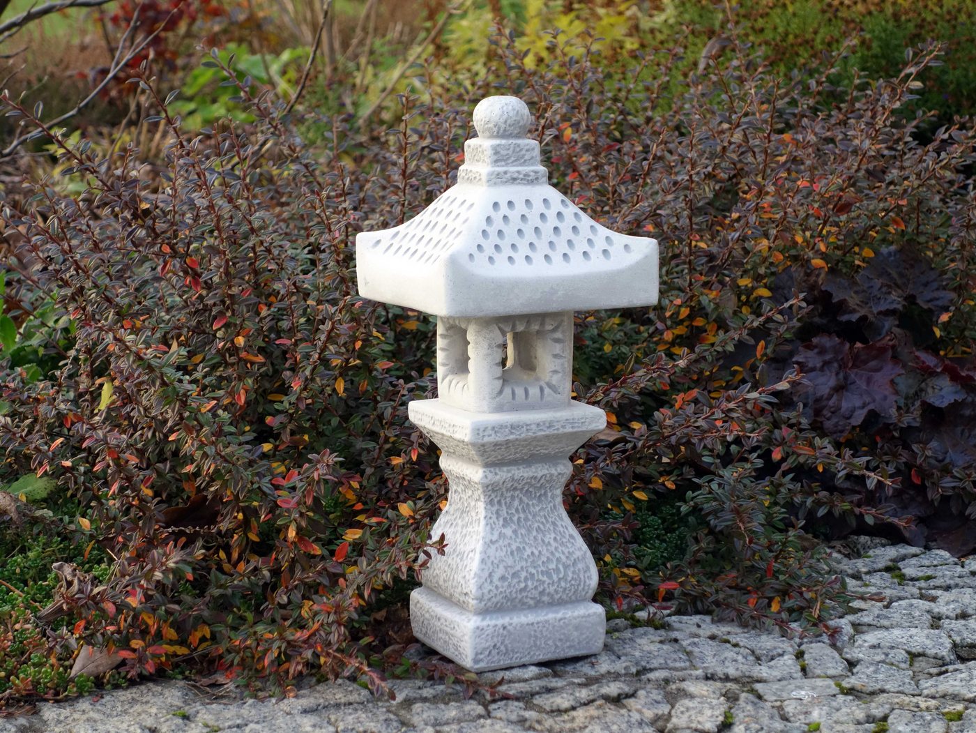 gartendekoparadies.de Gartenfigur Tachi-Gata-Steinlampe japanische Steinlaterne, H. 42 cm, 7 kg, Frostsicher Bild 5
