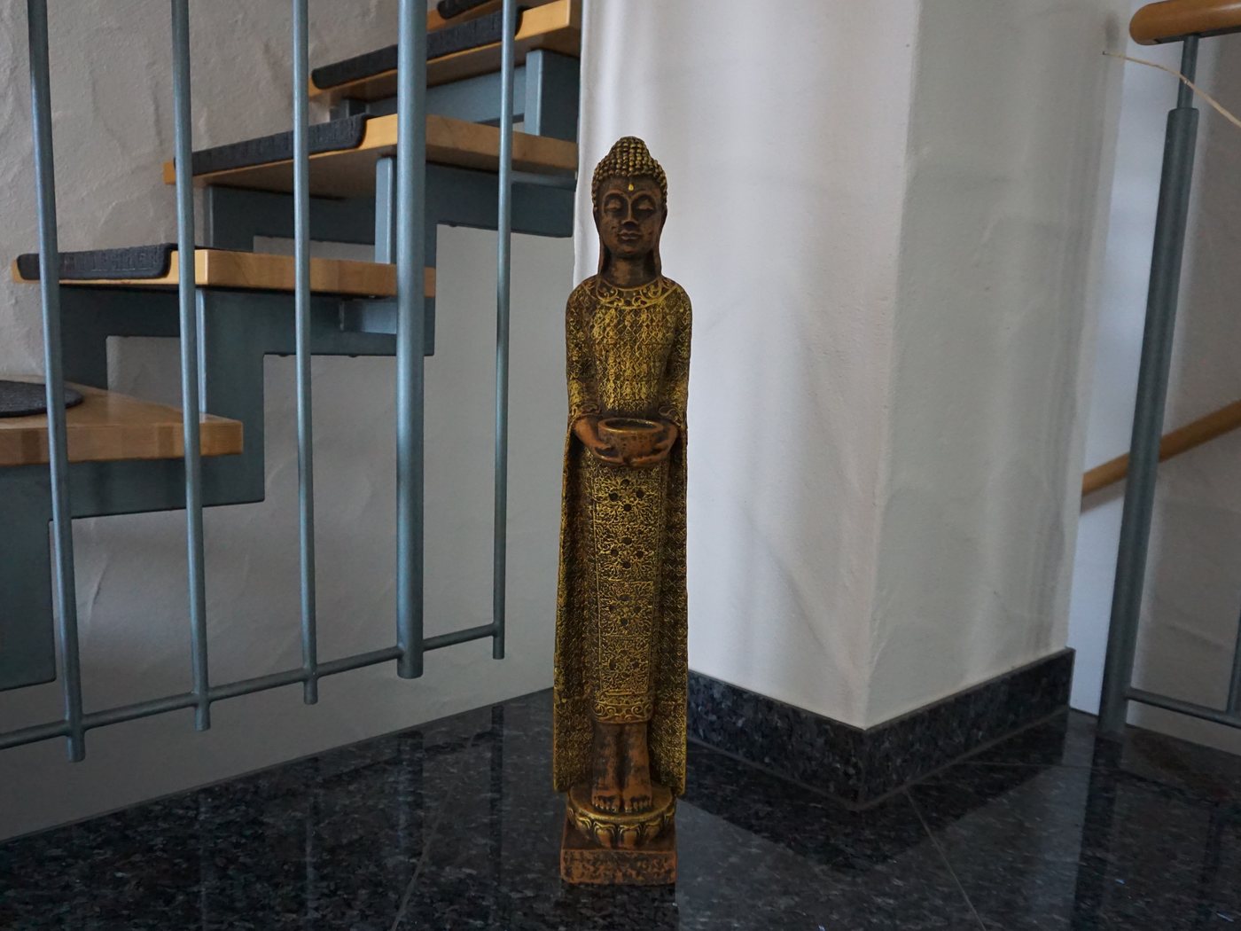 gartendekoparadies.de Gartenfigur Schlanke Buddha Statue, Steinfigur, H. 66 cm, 8 kg, Frostsicher Bild 3