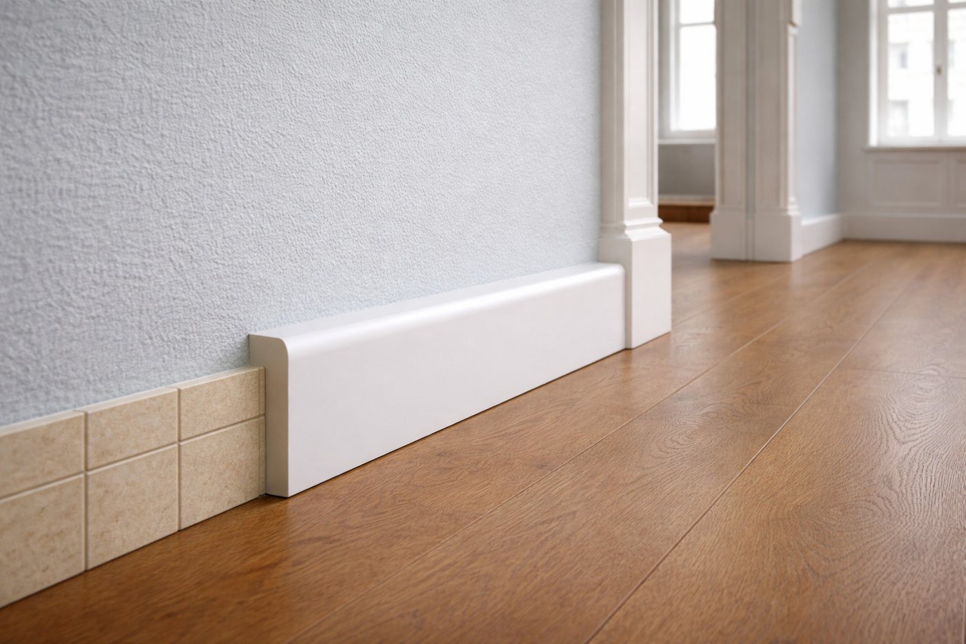 Südbrock Sockelleiste Sockelleiste Abdeckleiste Fliesensockel 19x80 RAL 9016 Lichterfelde, L: 250 cm, H: 8 cm, 1-St.