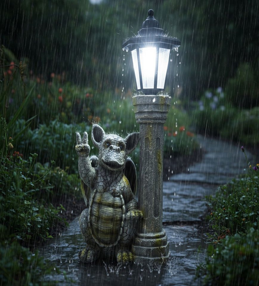 Kremers Schatzkiste Gartenfigur Gartenfigur Drachenkind Peace mit LED Solar Laterne 44 cm Polyresin