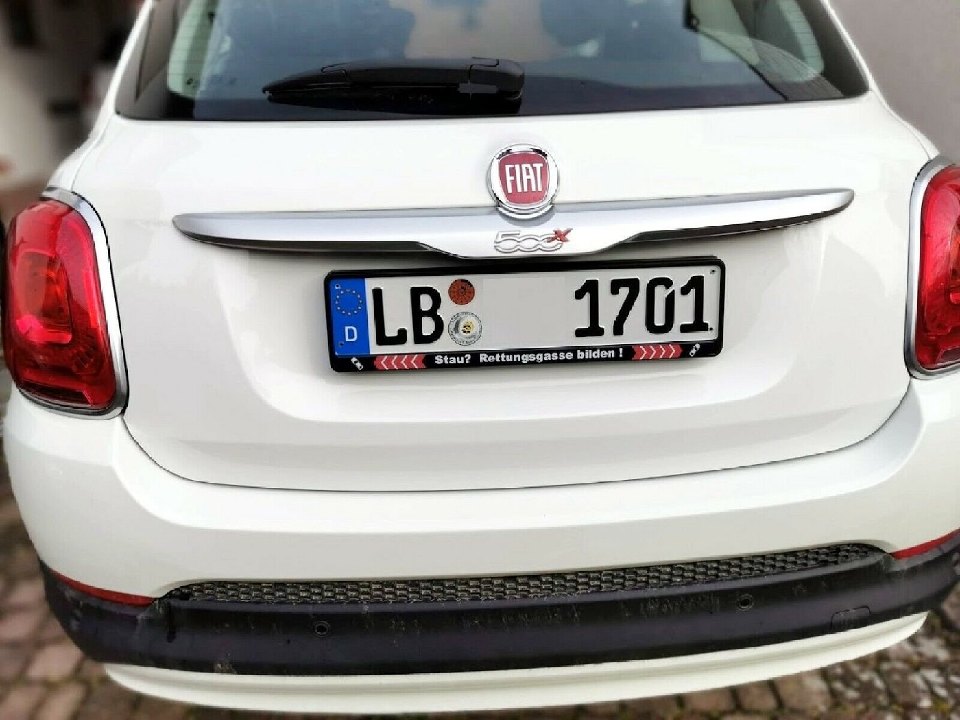 PistolaPeppers Warnschild Zwei Kennzeichenhalter BEI STAU RETTUNGSGASSE BILDEN 2er Schildhalter Bild 3