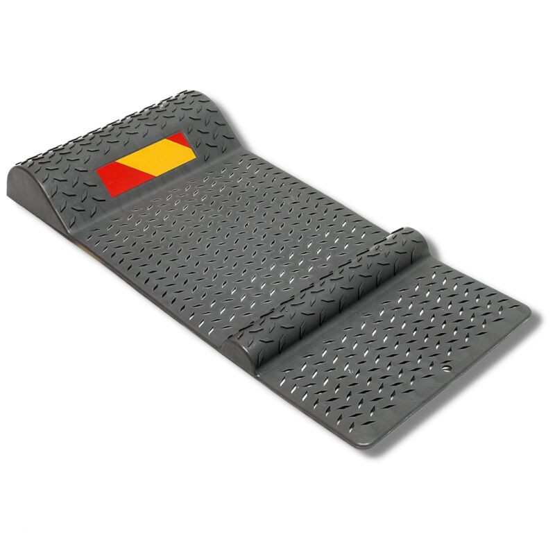 Die Parkmatte – Einparkhilfe – Präzises Und Zuverlässiges Parken – Ausgestattet Mit Klebestreifen – Schwarz – Bodenbefestigung – Radkeil – 53 X 25 X 5 Cm – Für Pkw, Transporter Und Lkw