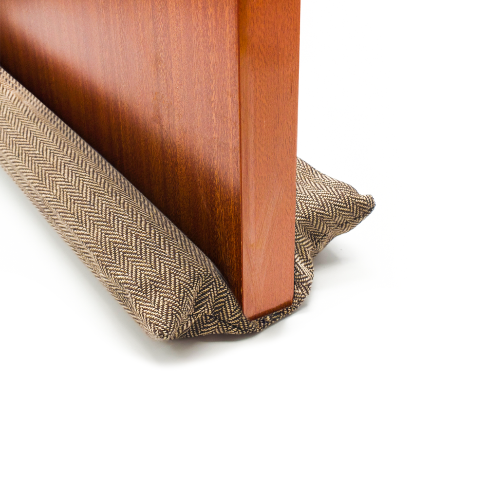 Tür- Und Fensterdichtung Aus Braunem Stoff. Wiederverwendbare, Waschbare Doppelschichtdichtung, Die Effektiv Lärm, Kälte, Wind, Licht, Staub Und Pollen Abhält.
