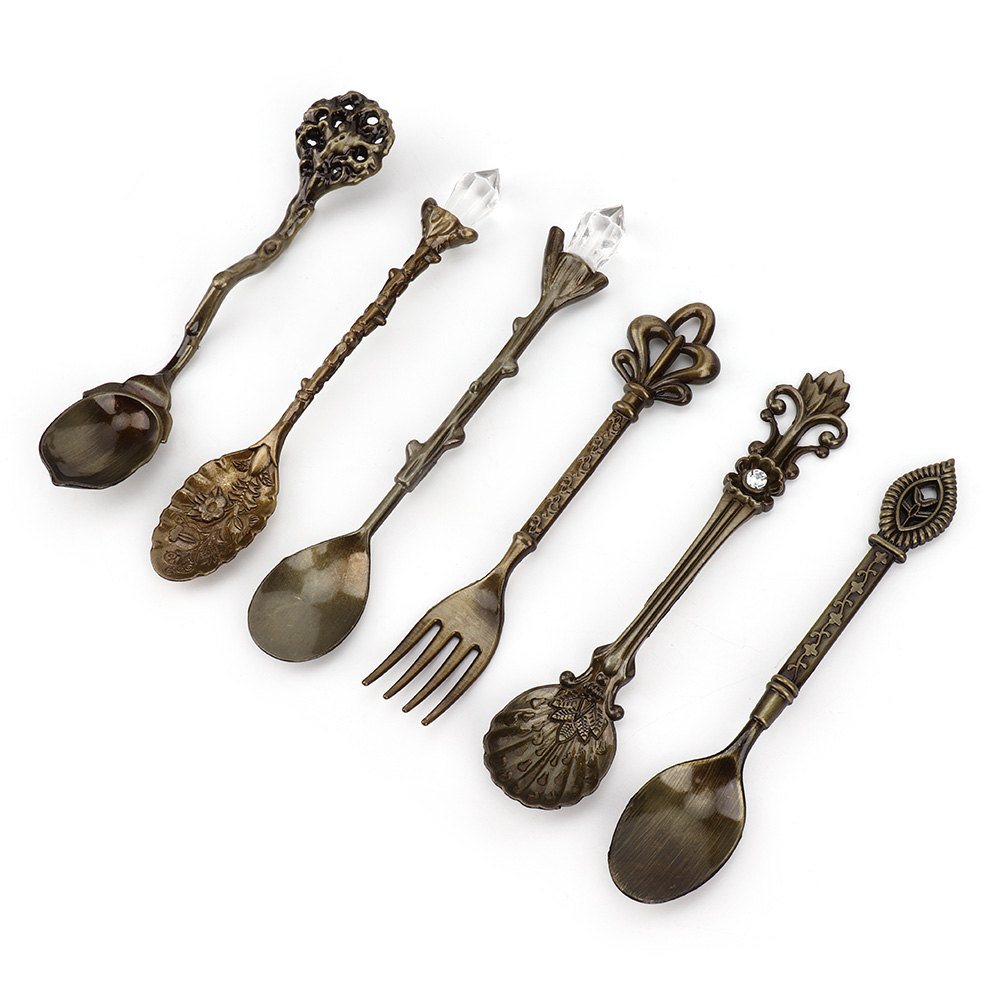 6-teiliges Set Innovatives Vintage-retro-besteckset Aus Zinklegierung (löffel, Gabel, Küchenaccessoire) (grünbronze, Herzförmiger Gabelgriff)