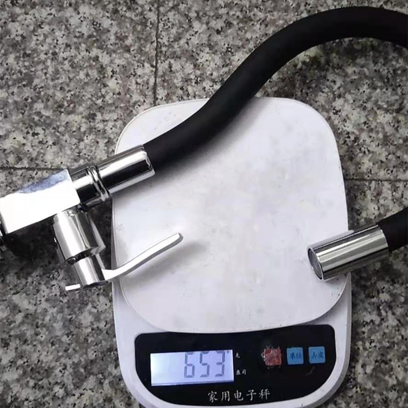 Küchenarmatur Aus Messing, 360° Drehbar, Mit Kaltwasseranschluss, Für Spülbecken, Geschirrspüler Und Waschbecken – Quadratische, Omnidirektionale, Vertikale Armatur Aus Einer Legierung Mit Kaltwassera