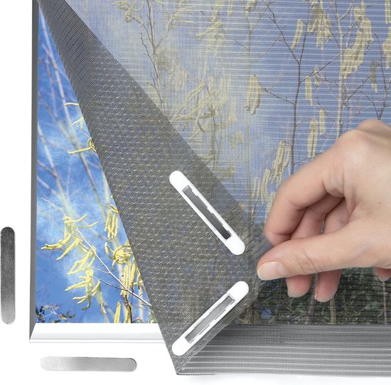 Fliegengitter Mit Innovativem Magnetverschluss Magic Click Das Fliegengitter Lässt Sich Individuell Bis Zu Einer Größe Von 150 X 130 Cm Zuschneid