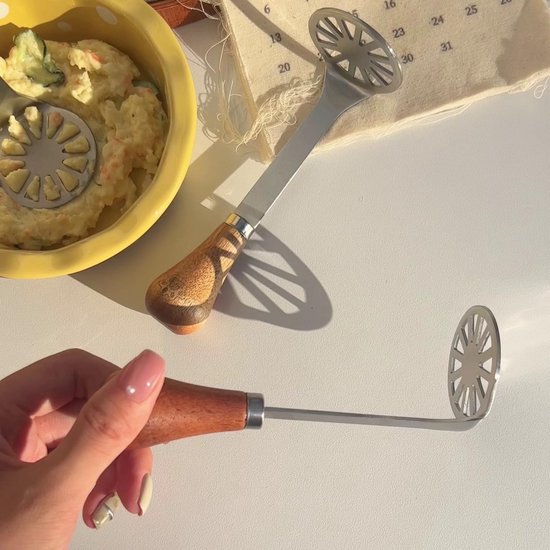 Mini Kartoffelstampfer Küchenhelfer Zum Pürieren Von Weichem Obst Rutschfester Holzgriff 14,6 Cm Braun
