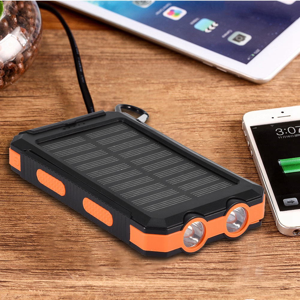 10.000 Mah Schnelllade-solar-powerbank-set Mit Kompass, Schwarz Und Orange.